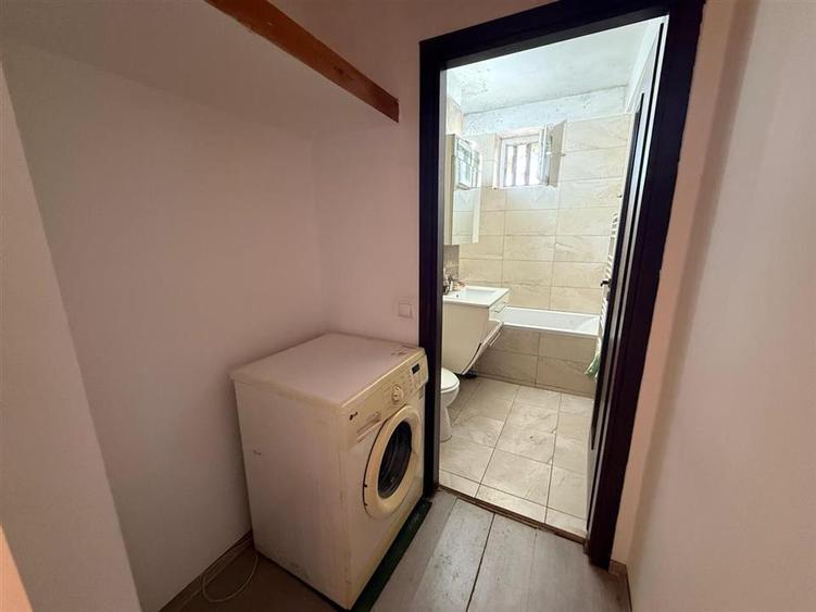 Apartament cu 4 camere decomandat în Hipodrom 2