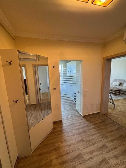 Apartament cu 2 camere decomandat în Trei Stejari