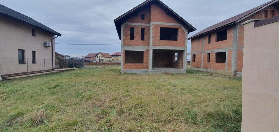 Casă cu 5 camere în Săcălaz
