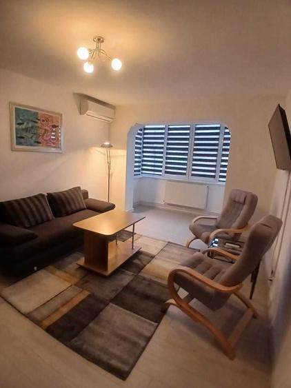Apartament cu 2 camere semidecomandat în Cetate