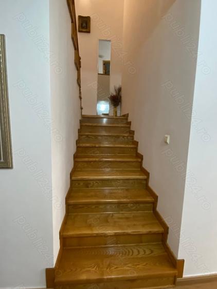 Casă cu 5 camere cu Teren 284 Mp în Ghiroda