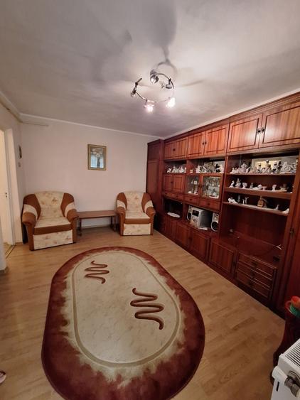 Apartament cu 2 camere decomandat în Micro 20