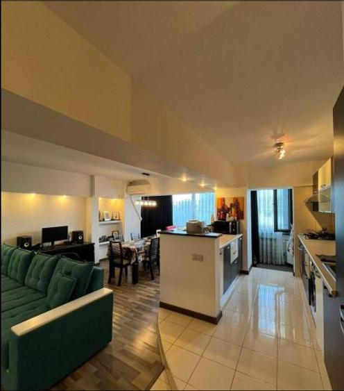 Apartament cu 2 camere decomandat în Casa de Cultură