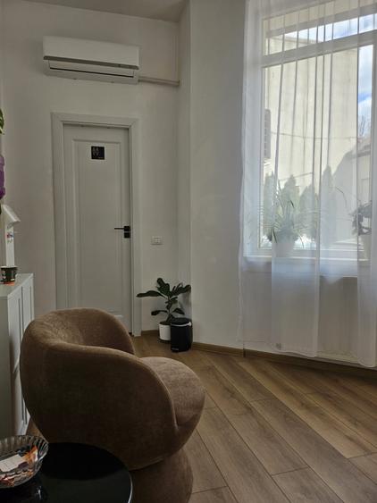 Casă individuală cu 5 camere cu Canalizare în Cetate