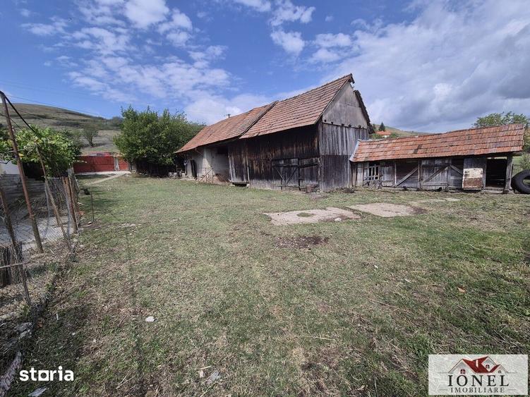 Casă cu 3 camere cu Teren 1700 Mp în Berghin
