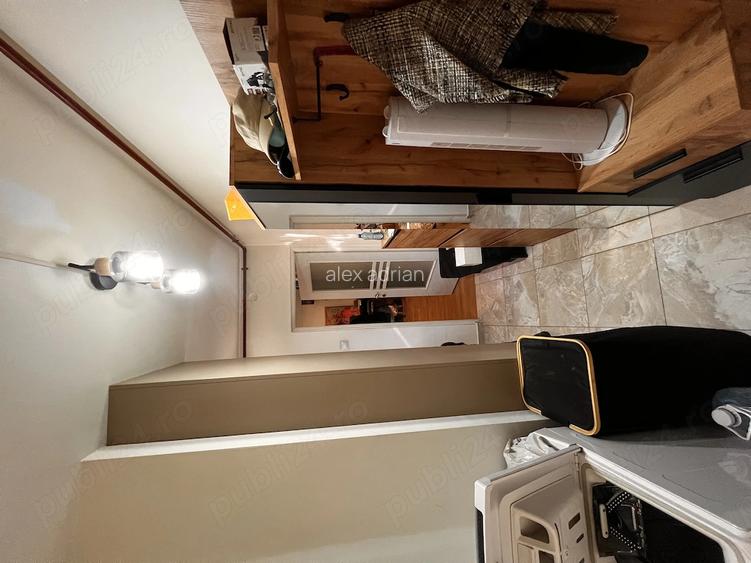Apartament 2 camere ,semidecomandat ,centrala proprie noua,Eroii revolutiei metrou la 100m.
