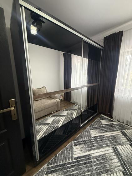Apartament cu 3 camere în Putna