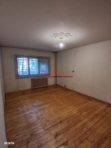Apartament cu 3 camere decomandat în Berceni