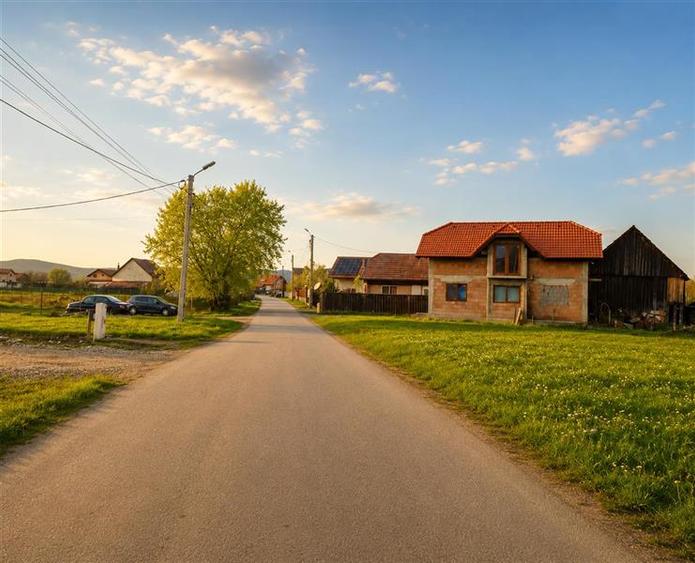 Teren Construcții intravilan de 1683 mp, în Lunca Calnicului