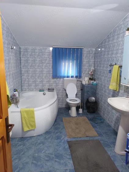Apartament cu 3 camere decomandat în Ghermănești