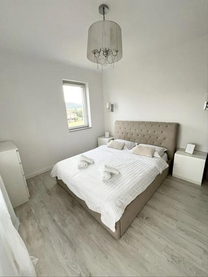 Apartament cu 3 camere decomandat în Florești