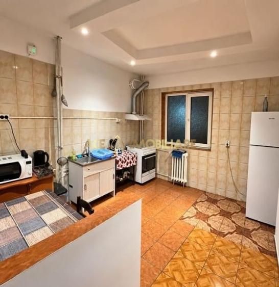 Apartament cu 3 camere decomandat, mobilat în Pantelimon