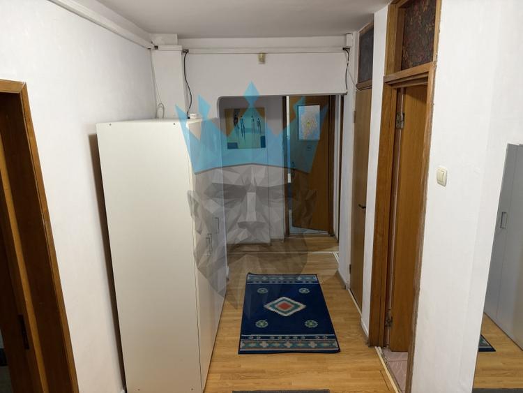 Apartament cu 3 camere decomandat, mobilat în Splaiul Unirii