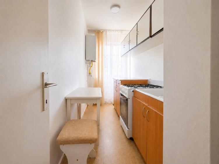 Apartament cu 2 camere semidecomandat, mobilat în Km 4-5