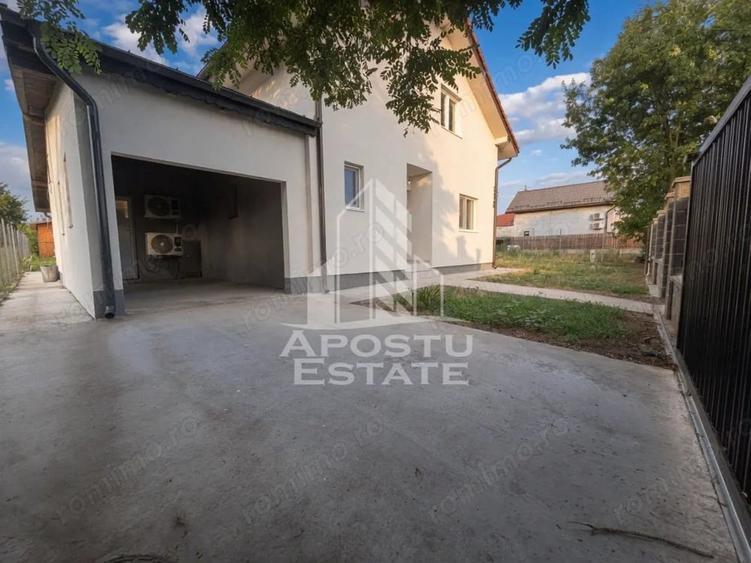 Casă cu 5 camere cu Teren 800 Mp în Pădureni (Jebel)