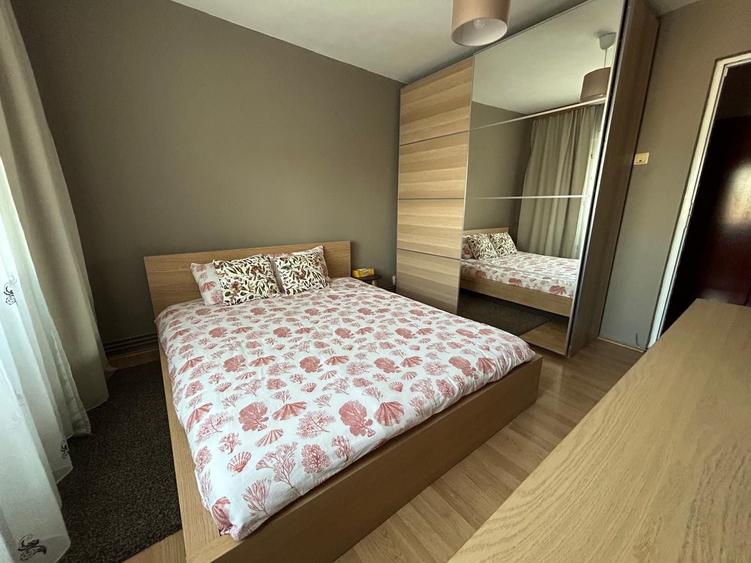 Apartament cu 2 camere decomandat în Exterior Vest