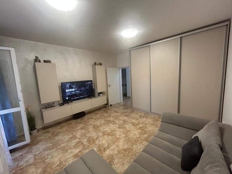 Apartament cu 2 camere decomandat în Berceni