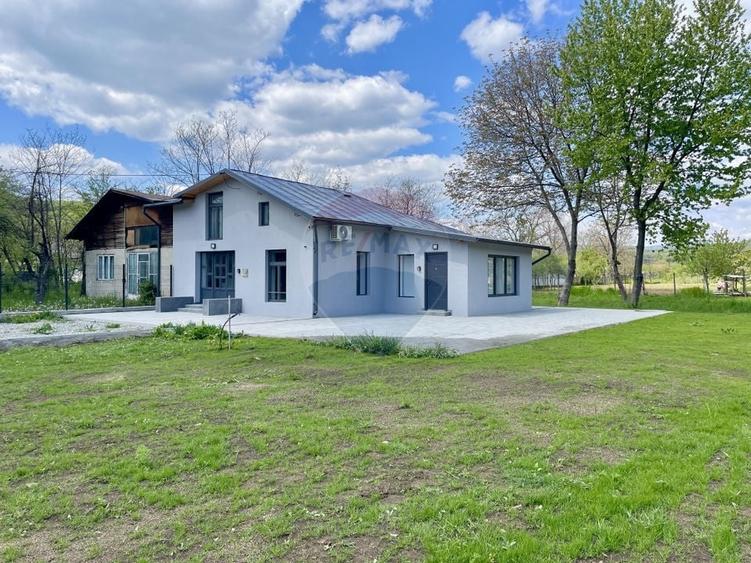 Duplex cu 4 camere cu Teren 1397 Mp în Poiana Vărbilău