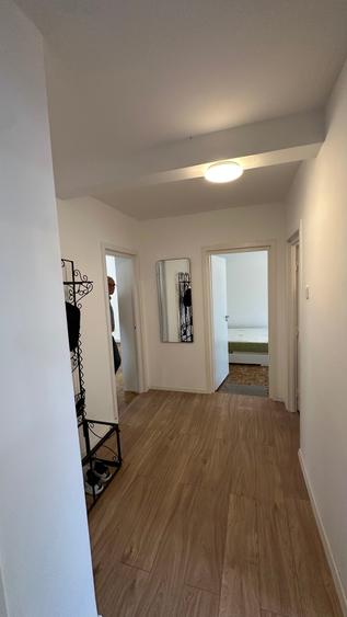 Apartament cu 3 camere semidecomandat în Grigorescu