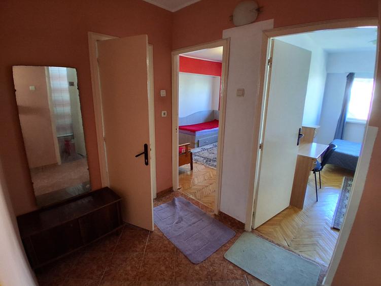 Apartament cu 3 camere decomandat în Păcurari