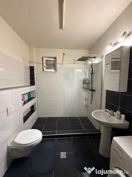 Casă cu 6 camere cu Teren 606 Mp în Central