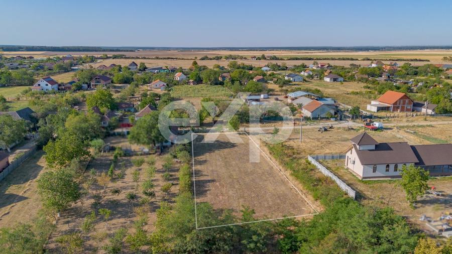Teren Construcții intravilan de 1363 mp, în Chișirid
