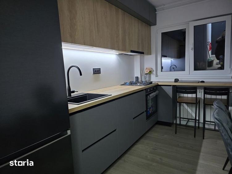 Apartament cu 3 camere semidecomandat în Obor