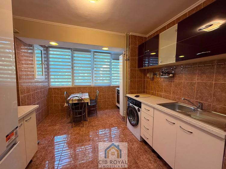 Apartament cu 3 camere semidecomandat în Câmpia Libertății