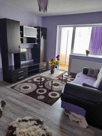 Apartament cu 2 camere semidecomandat în Cetate