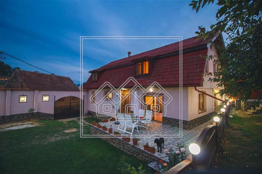 Casă individuală cu 6 camere cu Canalizare în Mohu