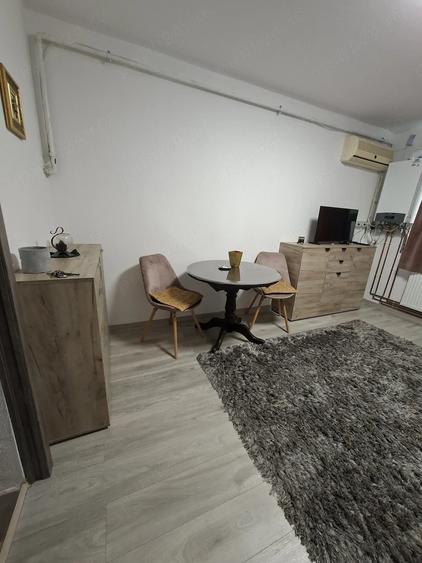 Garsonieră decomandată în Nord