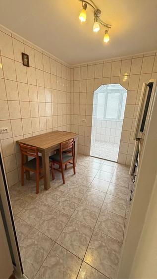 Apartament cu 2 camere decomandat în Nicolina