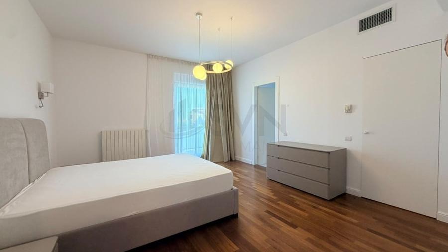 Apartament cu 3 camere decomandat în Băneasa