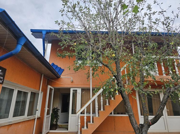 Casă cu 4 camere în Vârtoape