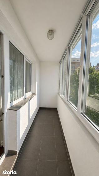 Apartament cu 3 camere semidecomandat în Circumvalațiunii