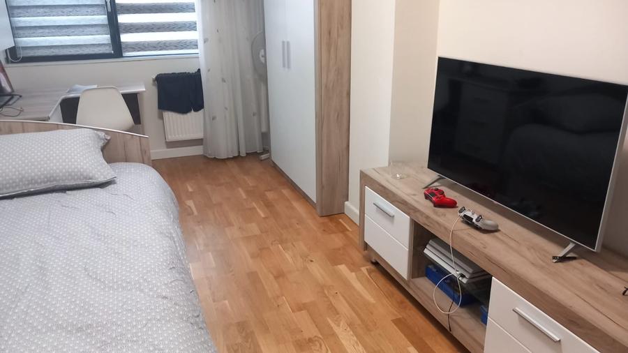 Apartament cu 3 camere semidecomandat în Mihai Viteazul