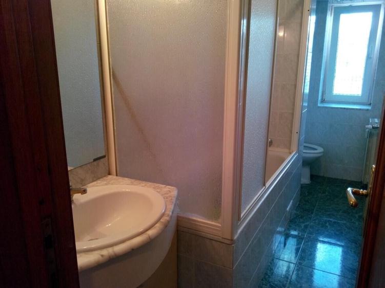 Apartament cu 2 camere decomandat, mobilat în Lacul Tei