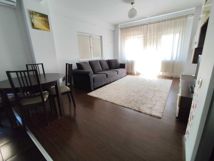 Apartament cu 2 camere decomandat în Roșu