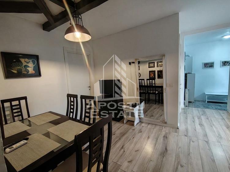 Apartament cu 4 camere semidecomandat, mobilat în Bălcescu