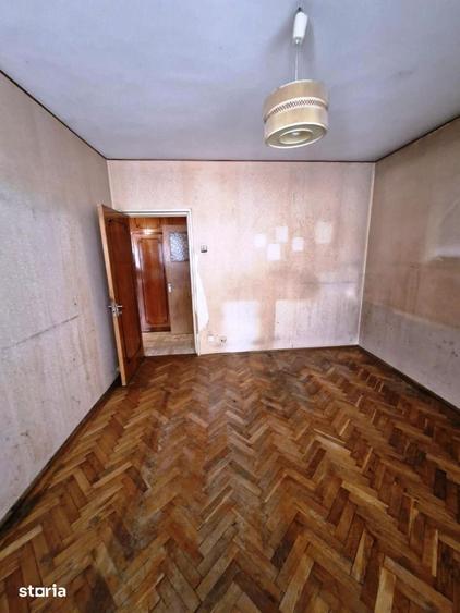 Apartament cu 3 camere decomandat în Grivița