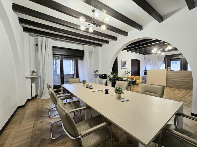 Apartament cu 5 camere în Dorobanți