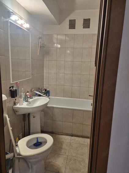 Apartament cu 2 camere nedecomandat în Gara de Nord