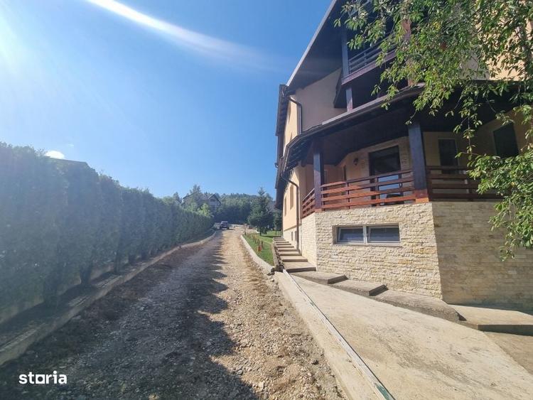 Spațiu comercial, de 1,500 mp, în Moieciu