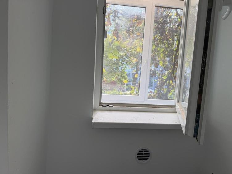 Apartament cu 3 camere decomandat, mobilat în Plopilor
