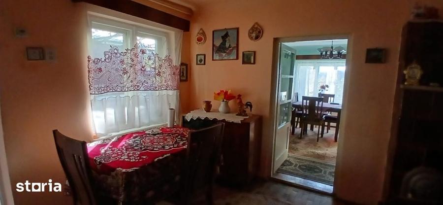 Casă cu 2 camere semidecomandat cu Teren 330 Mp în Gruia