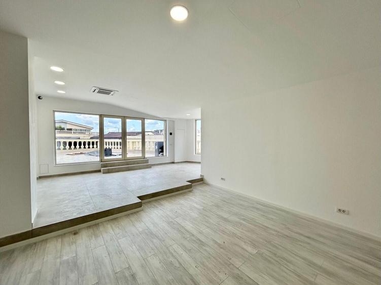 Apartament cu 4 camere decomandat în Herăstrău