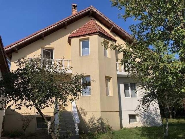 Casă cu 4 camere în Sânpetru