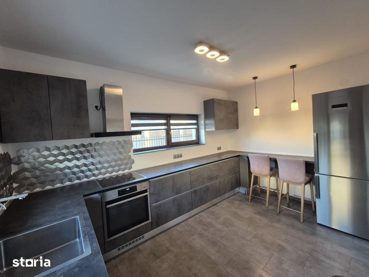 Casă cu 4 camere cu Teren 220 Mp în Central