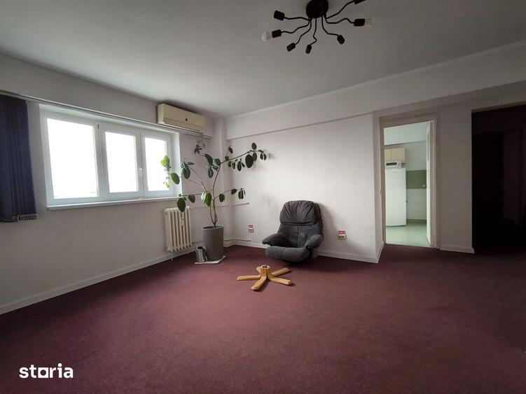 Apartament cu 4 camere în Decebal