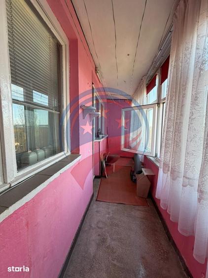 Apartament cu 3 camere decomandat în Valea Rosie